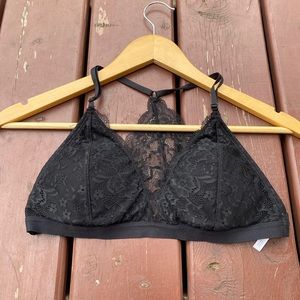 Black Lace Bra / bralette with removable padding